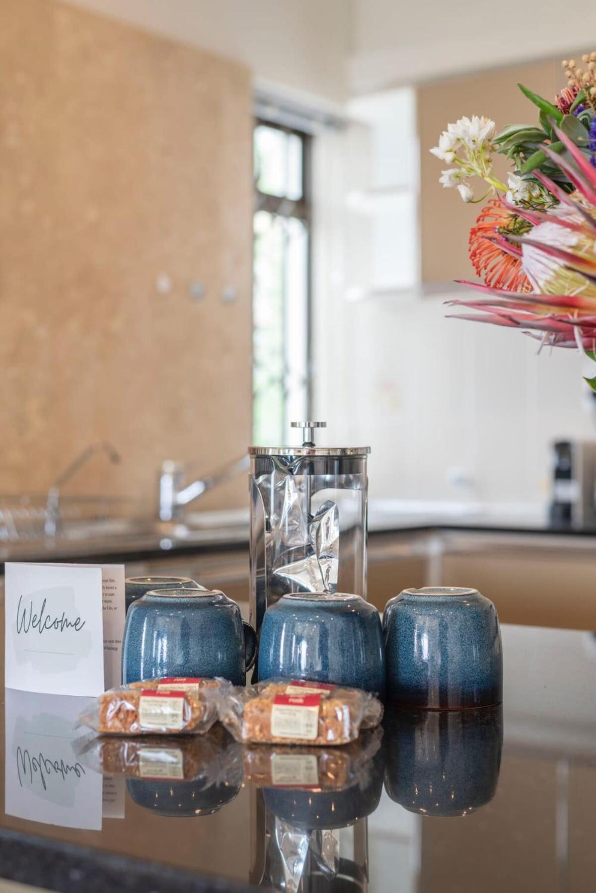 Mountain Oasis Oceanic Dreams, Inverter Cape Town