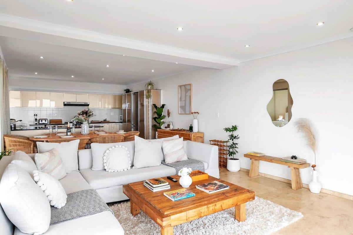 Mountain Oasis Oceanic Dreams, Inverter Holiday home *