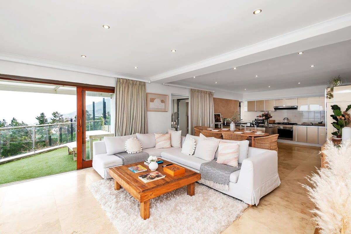 Mountain Oasis Oceanic Dreams, Inverter Holiday home *
